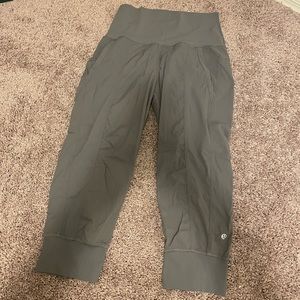 Lululemon joggers size 6 gray womens